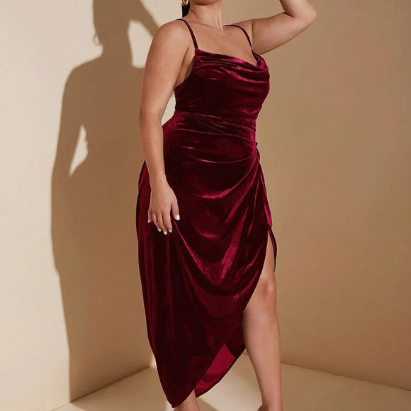 Burgundy Party Women's Plus Size Slit Maxi Velvet Spaghetti Strap Dress - Picture 3 of 6